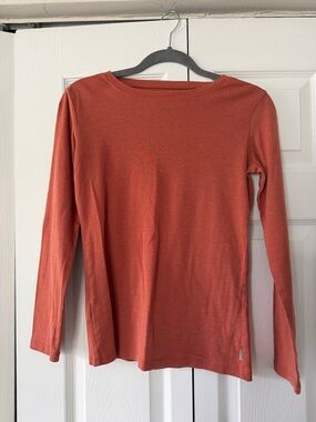 Women’s Long Sleeve Crewneck Top in Rust